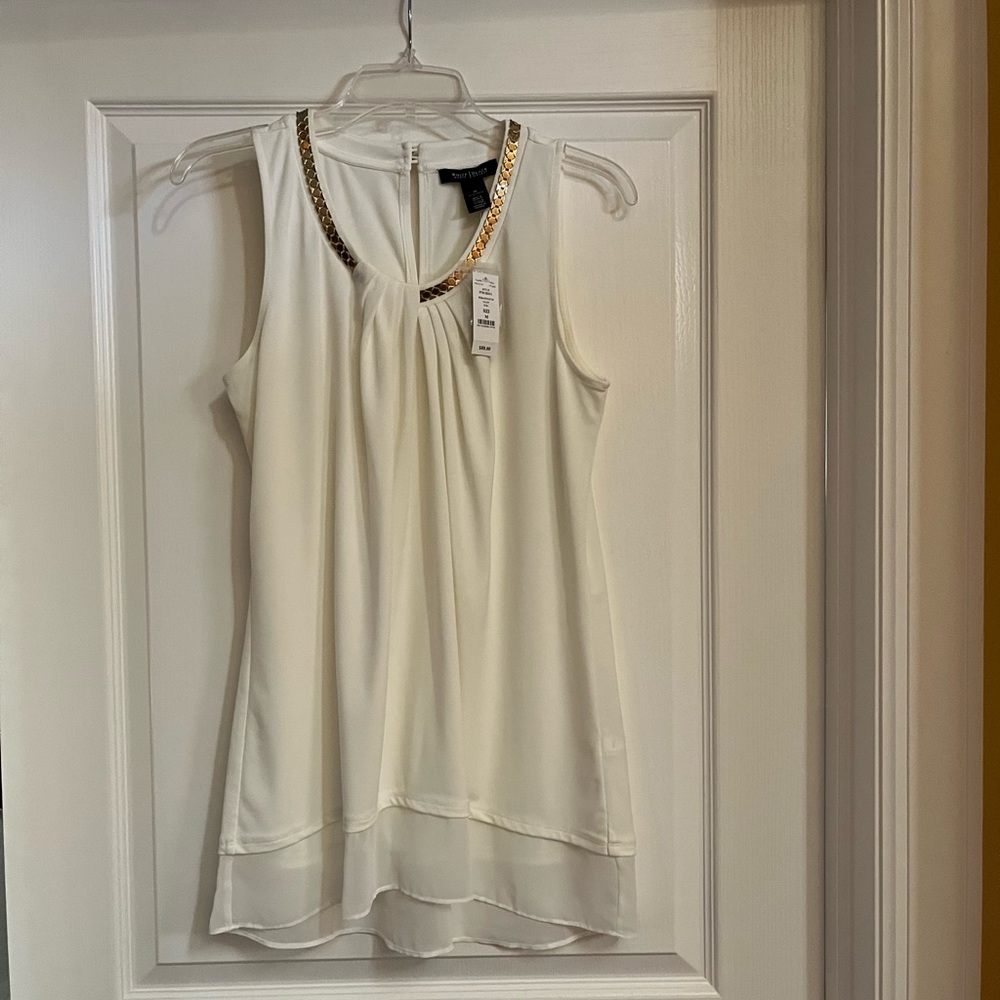 WHITE HOUSE BLACK MARKET DATE NIGHT TOP IN ECRU SIZE MEDIUM NWT!
